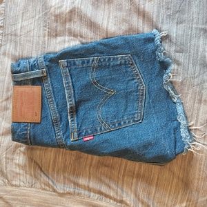 Levi jean shorts